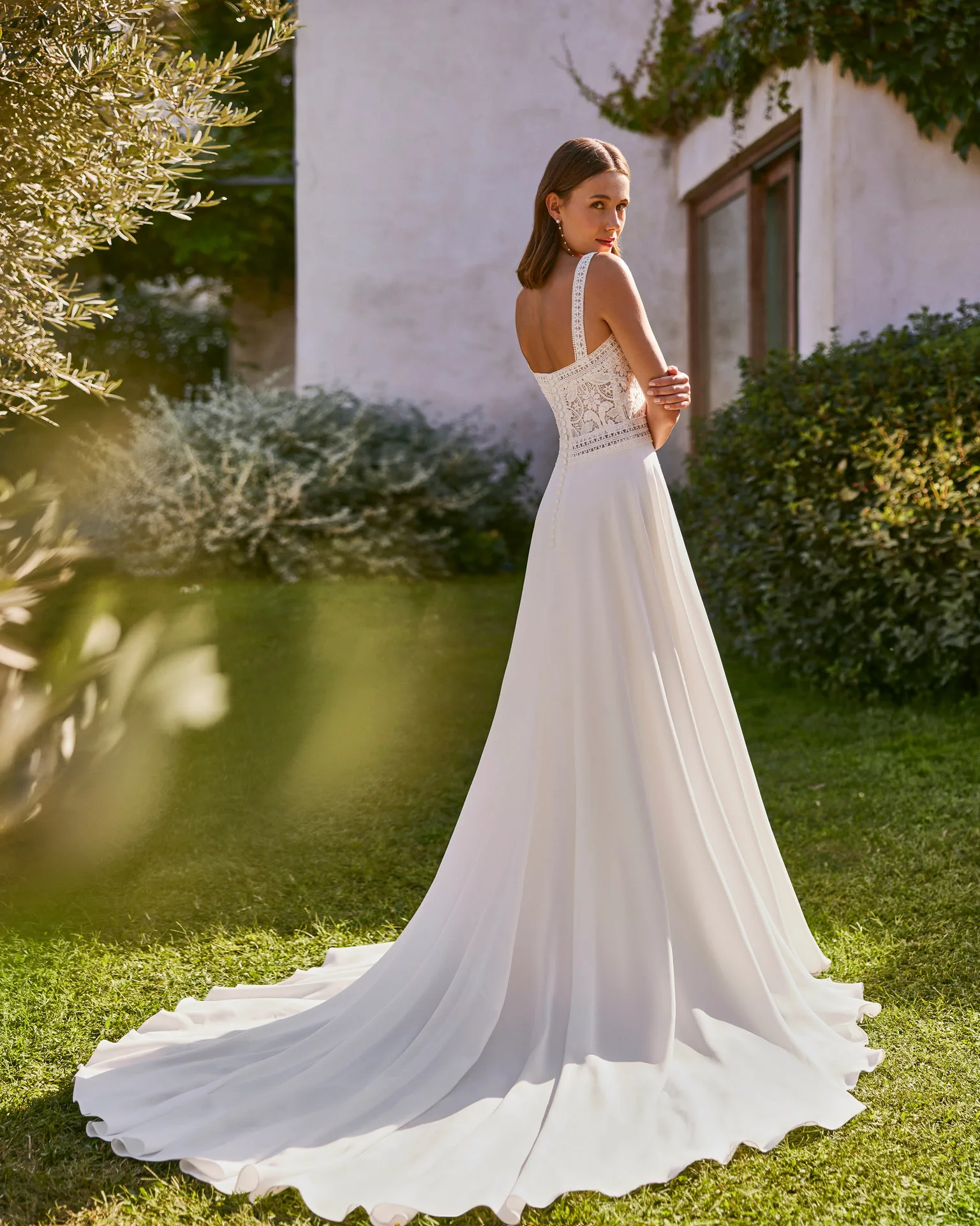 Vestido de novia Navir detalle — Alma 2026